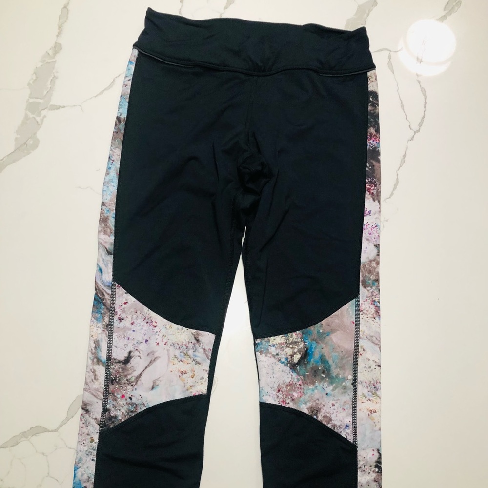 Alala black Capri legging with swirl marble pattern